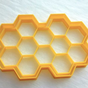 HONEYCOMB COOKIE CUTTER, Fondant Cutter, Bumblebee Cake Decoration, Plastic Cookie Cutter, Honey Mold, Baby Shower, Mom to Bee Theme, Shapem