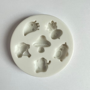 SMILING VEGETABLES MOLD - Mushroom, Pepper, Broccoli - Silicone Fondant Mold, Chocolate Mold, Cupcake Decorating Tools, Veggies Mold, Resin