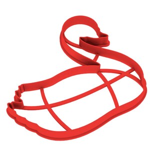 Può includere: Tagliapasta a forma di cigno in plastica rossa. Il tagliapasta presenta un design dettagliato con un motivo a reticolo sul corpo.