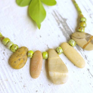 Beach Stone Necklace, Pebble Necklace, Rustic Bib Necklace, Beach Stone Choker, Hippie Necklace, Beach İnspired Necklace,