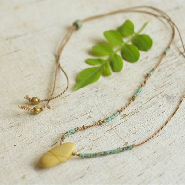 Hag stenen ketting, sierlijke kiezelketting, minimalistische ketting, metaalvrije kiezelketting, botanische ketting, cadeau voor zeeliefhebbers, yogacadeau