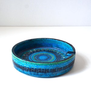 Vintage Rimini Blue Italian Pottery Ashtray or Catchall by Aldo Londi for Bitossi, Raymor