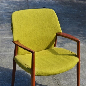 Danish Modern Armchair by Aksel Bender Madsen & Ejner Larsen for Fritz Hansen, Made in Denmark, 1964 - Offered for Restoration