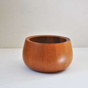 Vintage Danish Modern 8.5&quot; Medium Size Staved Fruit Bowl by Dansk, circa 1970s