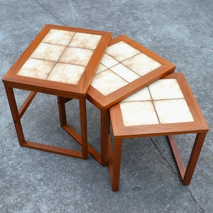 Mesas nido danesas modernas vintage de teca con tablero de azulejos de Brdr. Furbo - Juego de 3