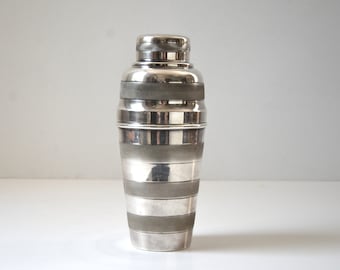 Vintage Art Deco Silverplate Cocktail Shaker by A E POSTON & CO LTD, Made in England.