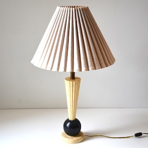 Italian Memphis Style Mid-Century Chalkware Table Lamp with Pleated Fabric Shade, circa 1950-60&#39;s