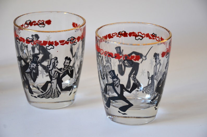 Vintage Art Deco Glass Cocktail Shaker & Matching Glasses with Roaring 20's Theme image 2