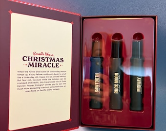 Nuevo set de colonia Duke Cannon Merry Little Sniffmas Vol. 1, sellado y sin usar. Caja de fragancias Sawtooth Buck Moon Midway para el Día del Padre con 3 aromas.