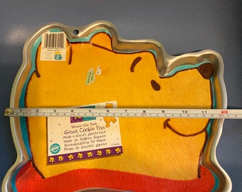 Vintage NOS Unused 1998 Wilton Winnie The Pooh Giant Cookie Pan Dessert Model # 2105-6211 Bear Disney Cartoon Baking Made in Indonesia