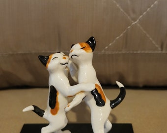 Hagen-renaker Dancing Cats Figurine. Rare Pair With Original Base