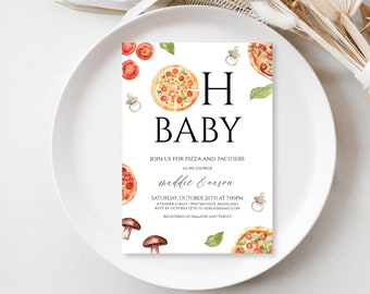 Może przedstawiać: Zaproszenie na baby shower z motywem pizzy. Zaproszenie zawiera akwarelowy rysunek kawałków pizzy, smoczków i pomidorów. Tekst na zaproszeniu brzmi: "Oh Baby! Dołącz do nas na pizzy i smoczkach, podczas gdy świętujemy Maddie & Aarona. Sobota, 20 października o 19:00. 4 Harper Street, Westminster, Maryland. RSVP do 15 października na adelaemail.com. Zarejestrowani w Amazon i Target."