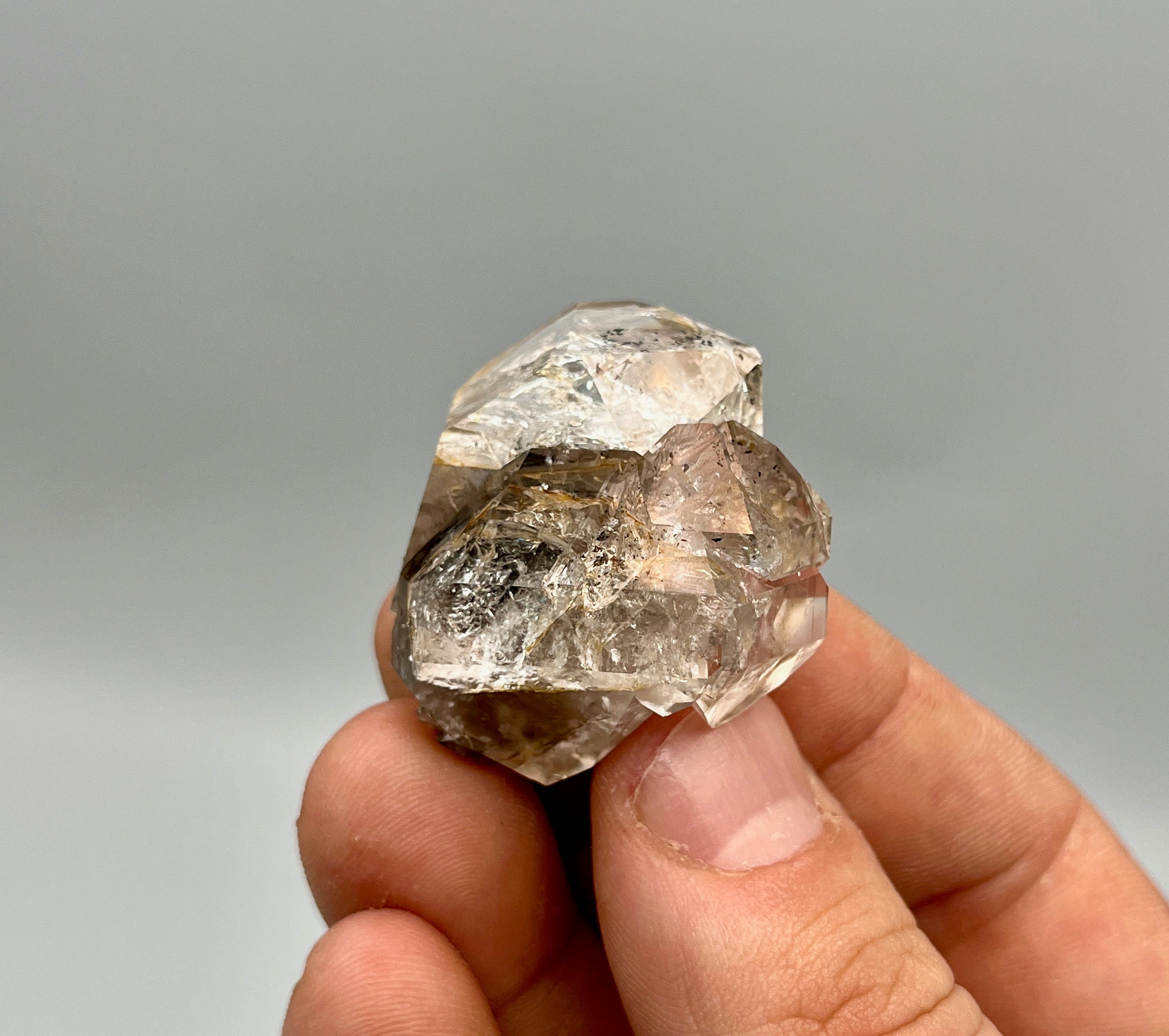 31.1 g ハーキマー ダイヤモンド クラスター、優れた透明度、炭化水素