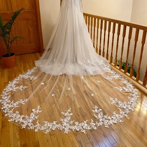 Lace Veil, White Veil with comb, Lace Ivory Elbow Veil, Cathedral lace veil, Fingertip Veil, Bridal veil with lace - ANASTASIA M0108