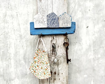 Wooden Key Holder With Small Houses in Sabby Style Blue Colour for