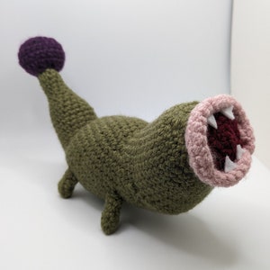 Lethal Company Inspired Spore Lizard Crochet Pattern image 1