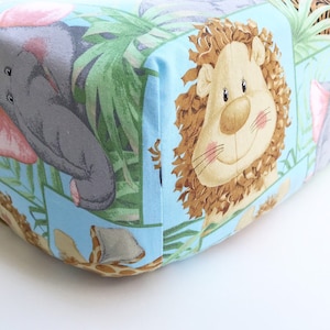 Jungle baby animals fitted crib sheet, zoo animal crib sheet, baby Bedding, toddler bedding.