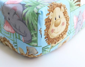 Jungle baby animals fitted crib sheet, zoo animal crib sheet, baby Bedding, toddler bedding.