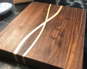 Walnut cutting boards with curved inlays - Terrestra