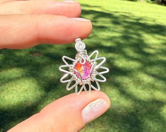 Collar de sol de ópalo - Colgante de alambre de plata - Inspirado en Bang Chan