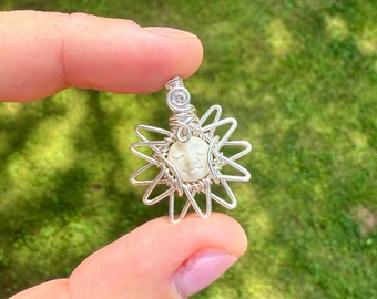 Colgante de luna de hueso de búfalo: collar de sol con alambre de plata