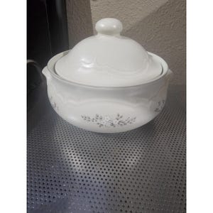 Pfaltzgraff Heirloom 2 QT Round Covered  Soup Casserole + Lid & Handles #315