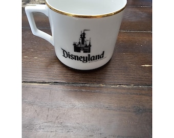 Disneyland Castle Gold Trim Taza de café Taza Walt Disney Productions Japón Vintage