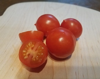 Organic Riesentraube Heirloom Tomato Lineage, at least 25 seeds