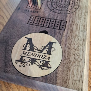 Tavola da cribbage in massello di noce nera con portaoggetti personalizzato SALDI DI FEBBRAIO! 25% DI SCONTO!
