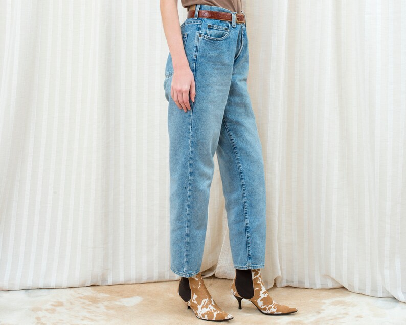 high waisted light wash tapered jeans 30 x 28 vintage limited blue jeans 30 90s classic slim fit minimal high rise minimalist jeans