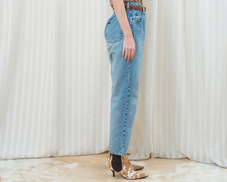 high waisted light wash tapered jeans 30 x 28 vintage limited blue jeans 30 90s classic slim fit minimal high rise minimalist jeans