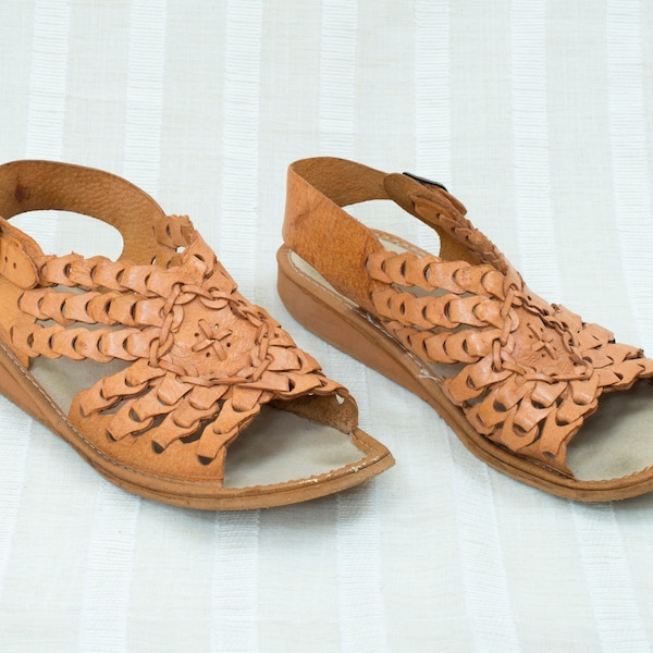 70s tan leather woven slingback sandals | leather weave bohemian hippie sandals | boho sandals