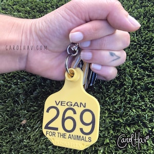 Schlüsselanhänger 269 Tag Schlüsselanhänger-269 Geschenk-Tierbefreiung-Veganer Schlüsselanhänger-Ohrmarke-Schlüsselanhänger-Veganes Geschenk-Veganer Schmuck-Tierverteidiger