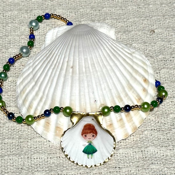 Anna Beaded Necklace with Shell, Anna Shell Necklace, Disney Princess Necklace, Stretchy Beaded Necklace with Pendant, Anna Jewelry