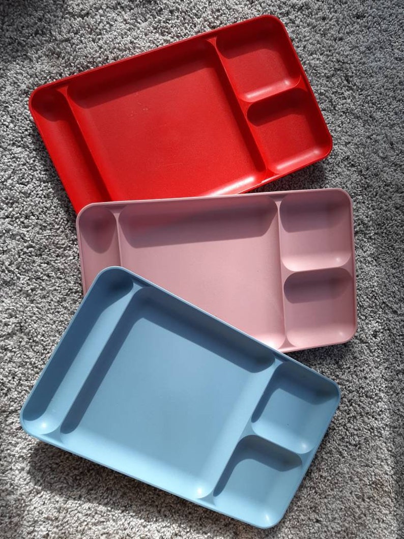 Set of 3 Vintage Tupperware Cafeteria/Picnic Trays 1535-4  image 0
