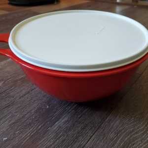 Vintage TUPPERWARE Medium That's a Bowl # 2677 ~ White NO Lid Vintage TUPPERWARE Medium That's a Bowl # 2677 ~ White NO Lid