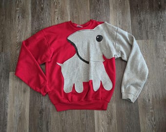 Elephant Sweatshirt Vintage Hanes Comfort fit Medium - Red sweatshirt with Gray Elephant with trunk Zoo