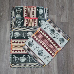 Woven Placemat Country Hearts Apples - Set of 4 - Rustic Green Red