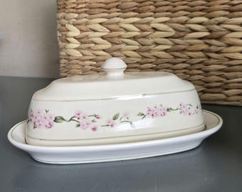 Martha Stewart Butter Dish - Covered - Hydrangea Floral Print - Light Rose color Cover with White Bottom