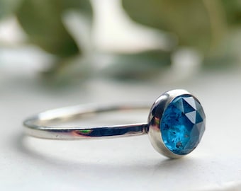 Teal Moss Kyanite Sterling Silver Ring: Rose Cut Gemstone