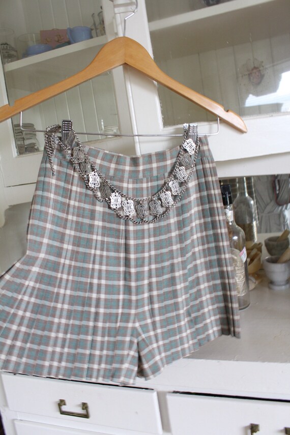 1940s pleated plaid short