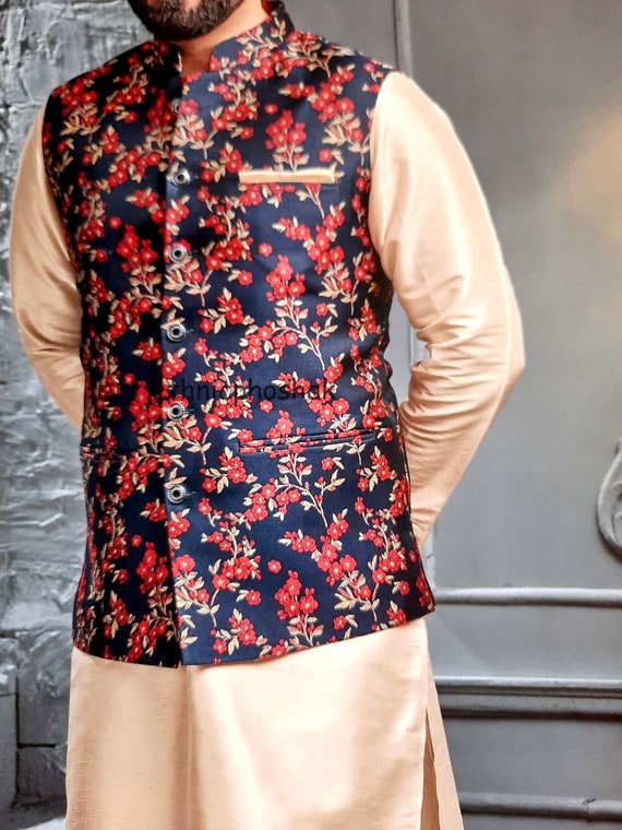 modi jacket on pant shirt