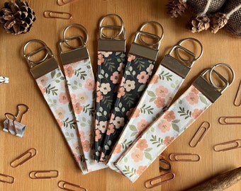 White and Dark Floral Print Keyring, Fob Style Keyring, Handmade Keyring, Made in the UK, Unique Fabric Design, British Made, SH Designs