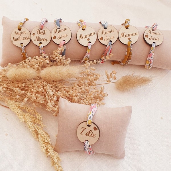 Bracelet personnalisé / liberty / fête des mères / mamie / nounou cadeau femme atsem avs / mère fille matchy