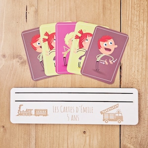 Porte carte / support carte de jeu enfant personnalisé - carte à jouer - autonomie - prénom - pompier train cadeau personnalisé enfant