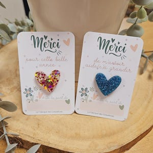 Pin's - carte personnalisée - annonce grossesse fête - mamie- maman - papa - cadeau personnalisé baptême anniversaire -cœur paillète
