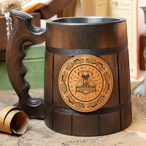 Cuerno vikingo para beber con soporte, cuerno de buey real con grabado  Mjolnir - Taza de cerveza con cuerno de Thor - Taza de cerveza auténtica de