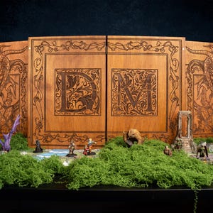 Dungeon Master Screen | Wooden RPG screen gift | dnd gift | Table top Games | Pathfinder | DM Gifts | DTS 1
