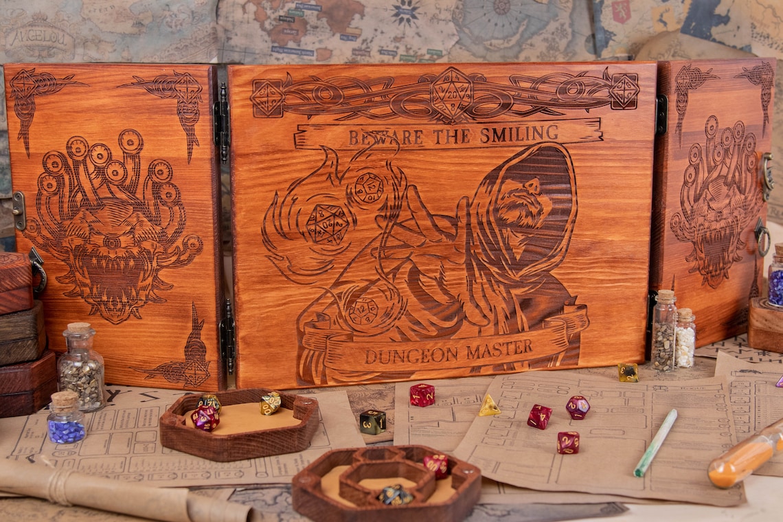 Custom Dungeon Master Screen Beholder Wooden RPG screen Etsy