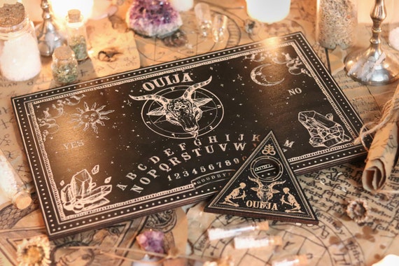 Tavola ouija in legno / Tavolo da gioco occulto inciso Baphomet / Tavola  spirito satanico / Regalo di Halloween / Tavola parlante / Decorazione  gotica in compensato -  Italia